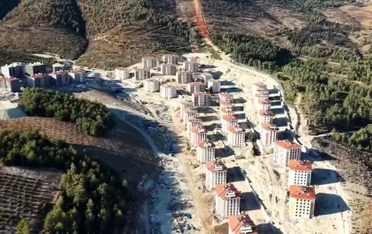 Hatay'da Afet Konutları İnşaatı Devam Ediyor