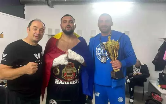 Türk Boksörler Romanya'da Nakavtla Galip Geldi