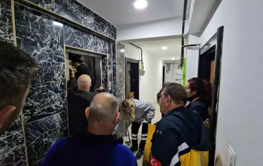 Asansörde Mahsur Kalan Astım Hastası Kurtarıldı