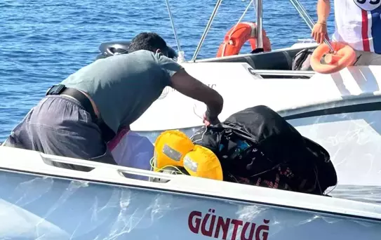 Ölüdeniz'de Paraşütçü Denize Düştü