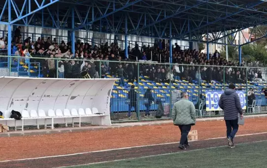 Söğütspor'un İlk Maçında Taraftar Dışarıda Kaldı