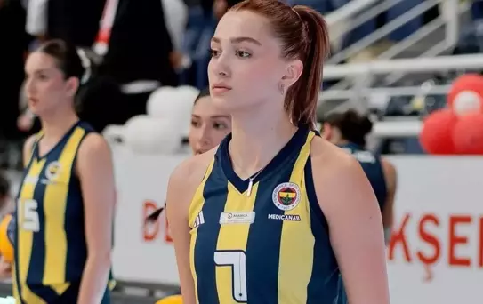 Zehra Güneş'in kardeşi Fenerbahçe'ye transfer oldu, paylaştığı fotoğrafla olay yarattı