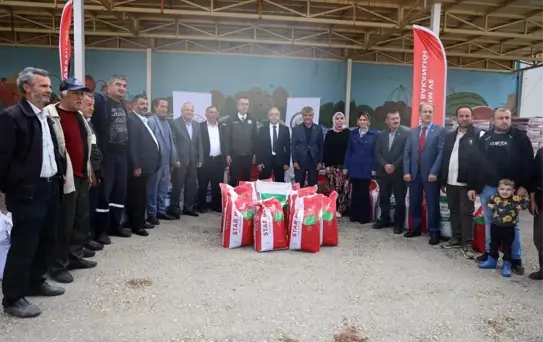 Bilecik'te Çiftçilere 64 Ton Yem Tohumu Desteği
