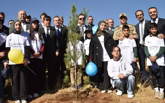 Bitlis'te Fidan Dikme Şenliği