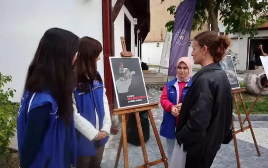 Şuhut'ta 'Gazze İçin Bir Umut' Afiş Sergisi Duygusal Anlara Sahne Oldu
