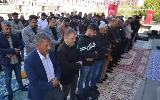 Tarihi Murat Paşa Camisi Yeniden İbadete Açıldı