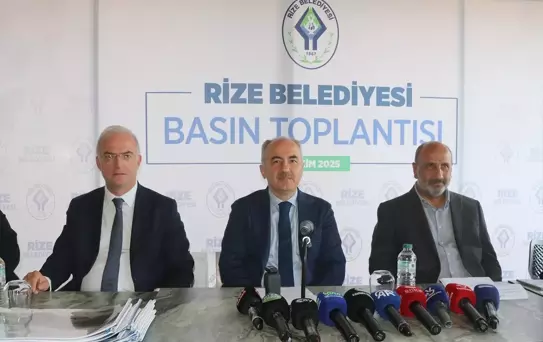 Rize Belediye Başkanı Rahmi Metin, sürdürdükleri çalışmaları değerlendirdi Açıklaması