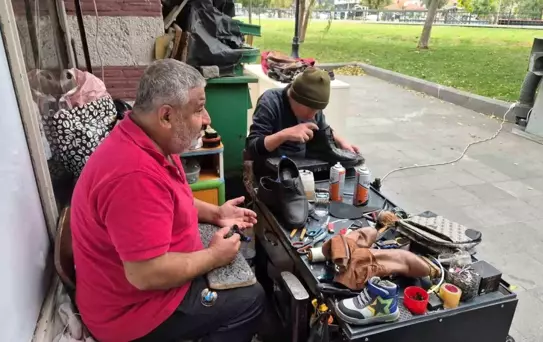 Ayakkabı Tamircisi Mesleği Tehlikede
