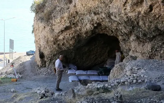 Bitlis'teki gizemli mağarada 8 bin yıllık 'hazine' gün yüzüne çıkarıldı
