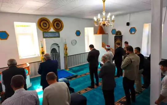 Tunceli'de Onarılan Cami Yeniden İbadete Açıldı