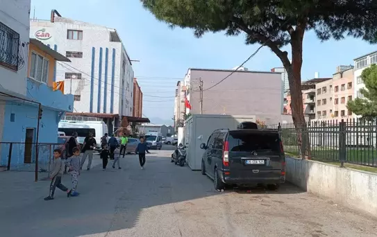 İzmir'de Dini Nikahlı Kadını Bıçaklayarak Öldürdü