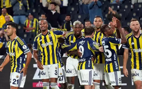 Fenerbahçe, Karagümrük'ü Ağırlıyor