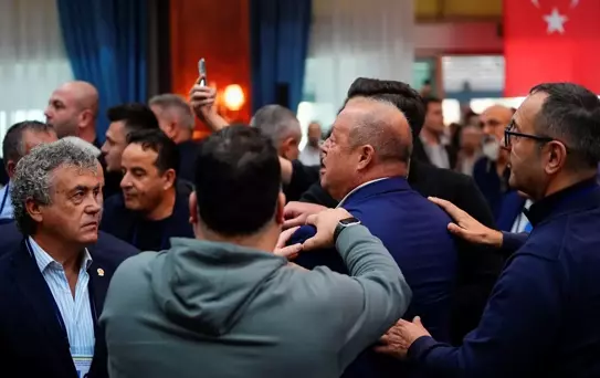 Fenerbahçe'de Divan Toplantısında Tartışma