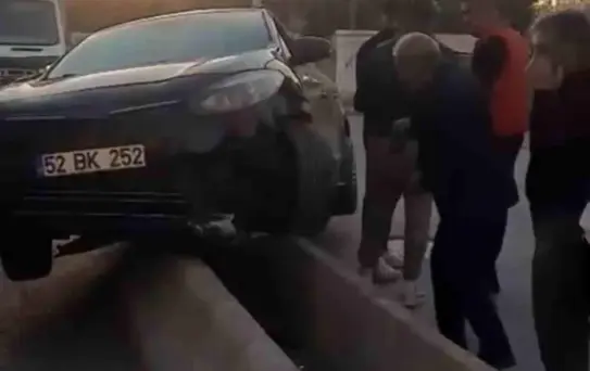 Iğdır'da Refüj Çalışması Kazaya Neden Oldu