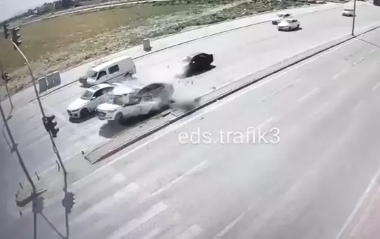 229 Km/Hızla Çarpan Sürücü Tutuklandı