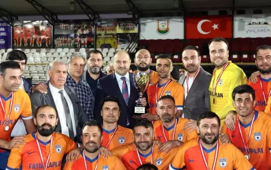 Şanlıurfa Masterler Turnuvası'nda Şampiyon Yıldızlar Takımı