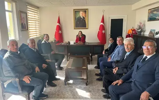 Kaymakam Yılmaz'dan Muhtarlara Kutlama
