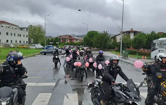 Motosiklet Tutkunlarından Meme Kanseri Farkındalığı