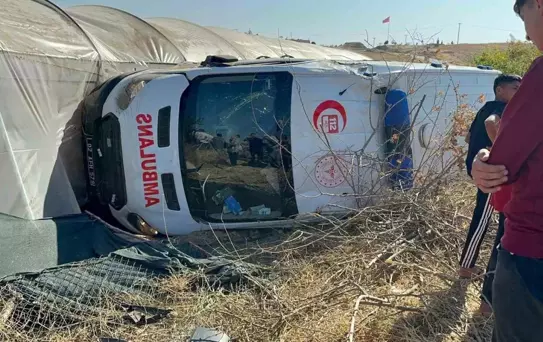 Adıyaman'da Ambulans Kazası: 8 Yaralı