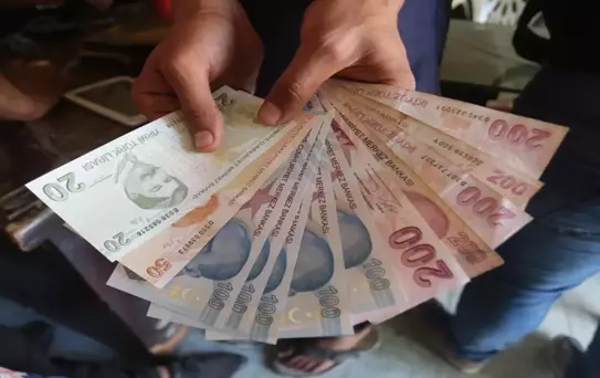 Asgari ücrette gözler yarınki toplantıda! İşte nokta atışı bilen bankanın tahmini