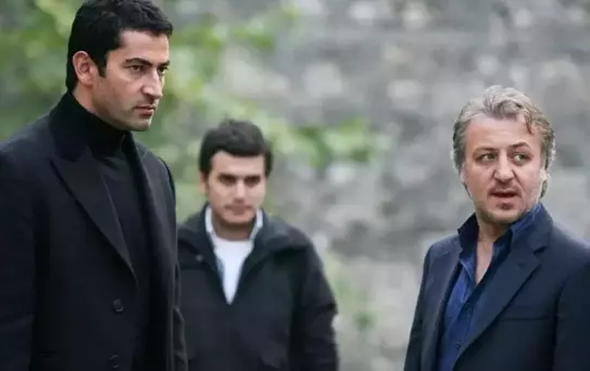 Kenan İmirzalıoğlu'nun ''Aile Bir İmtihandır'' dizisindeki babası belli oldu