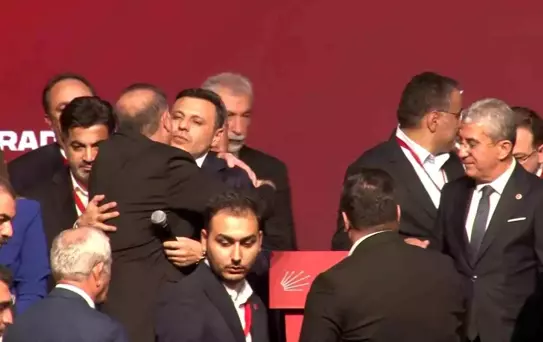 CHP 39. Olağan İstanbul İl Kongresi Gerçekleşti, Özgür Çelik Yeniden İl Başkanı Seçildi