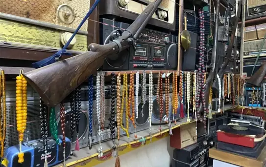 Kötü komşu hem traktör hem müze sahibi yaptı