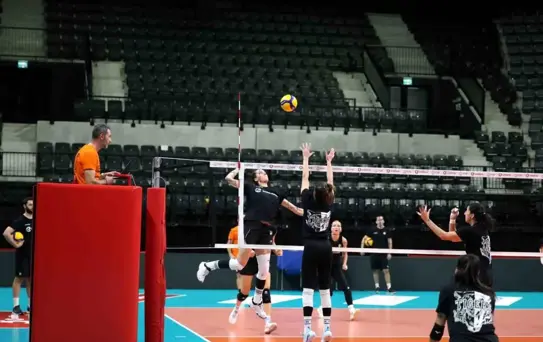 Eczacıbaşı Dynavit Derbi Heyecanında