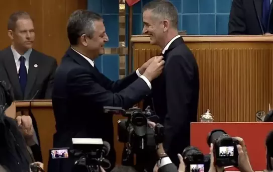İYİ Parti'den ihraç edilen Sakarya Milletvekili Ümit Dikbayır, CHP'ye katıldı