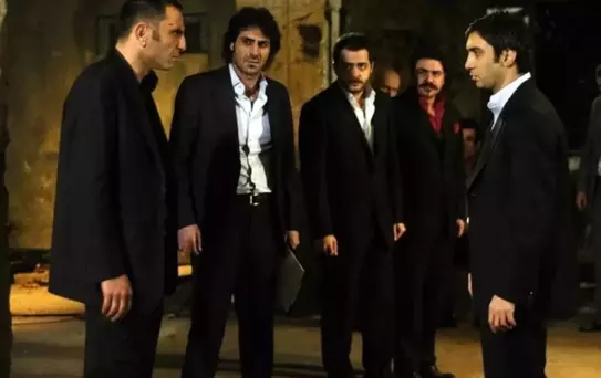 Kurtlar Vadisi'nin Eren'i Kerem Fırtına, Gözde Şeker'le dünyaevine girdi