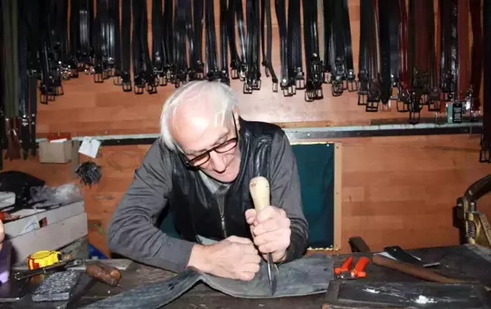 60 Yıldır Saraciye Mesleğini Sürdürüyor
