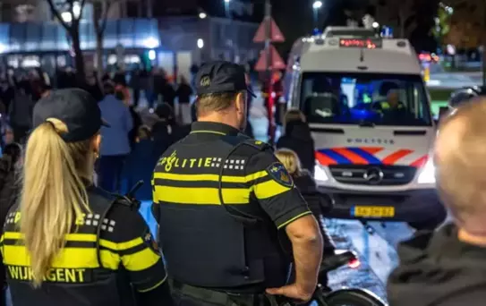 Şampiyonlar Ligi maçını izlemeye gittiler! Önce gözaltına alındılar, sonra da şehirden gönderildiler