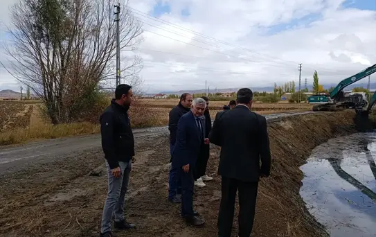 Ulaş'ta Su Kanalları Temizleniyor