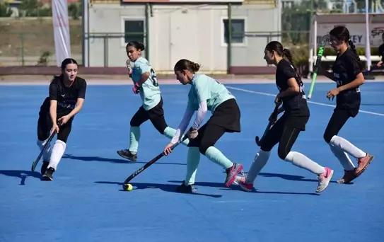 Kadınlar Hokey Süper Ligi Osmaniye'de Başladı