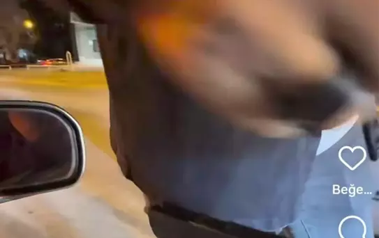 Silahla 'şaka' videosu çeken gençler polisi karşısında görünce donup kaldı