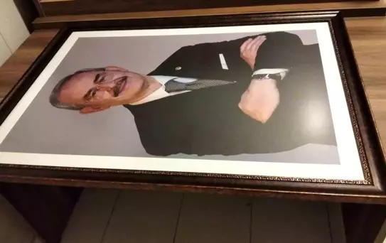 Yılmaz Büyükerşen'in Portre Fotoğrafları Depolara Kaldırıldı