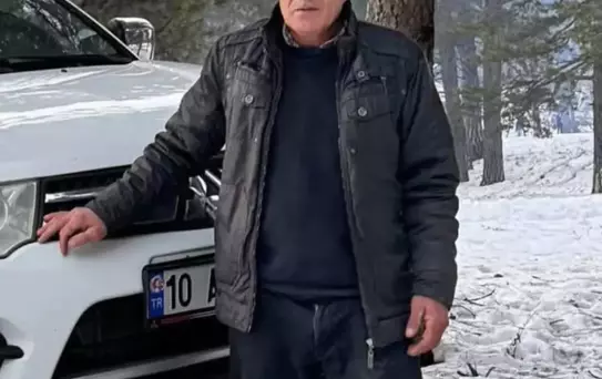 Kestiği ağacın altında kalan talihsiz adam hayatını kaybetti