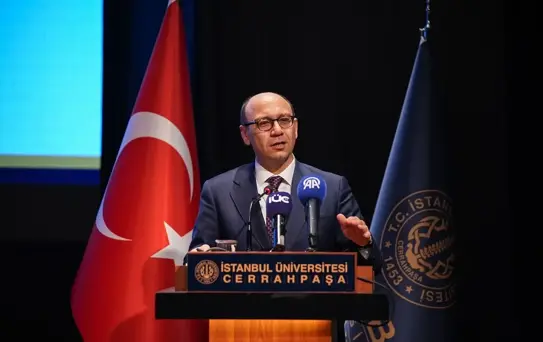 Alper Gezeravcı İstanbul Üniversitesi'nde