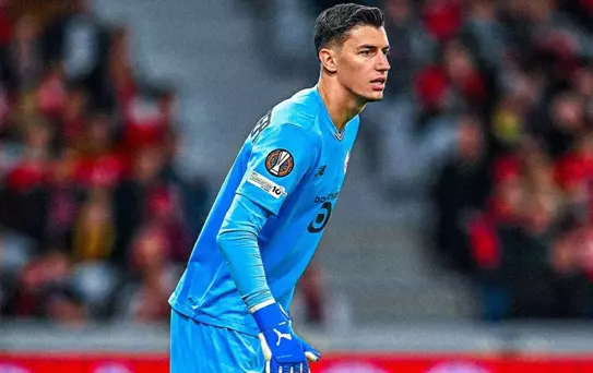 Berke Özer Avrupa'da yine penaltı kurtardı! 7 gollü enfes maç