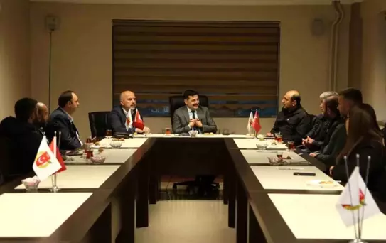 Gazetecilerin Sorunları Tartışıldı