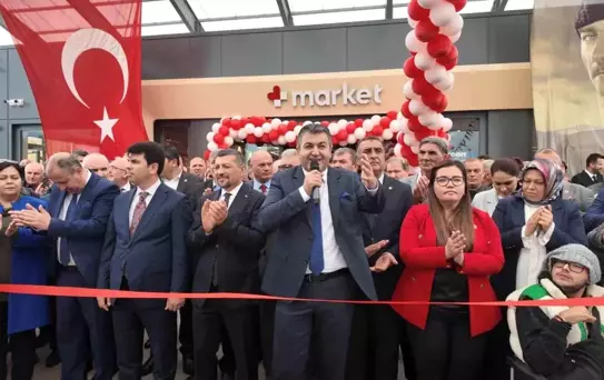 Gediz'de Yeni Akaryakıt İstasyonu Açıldı