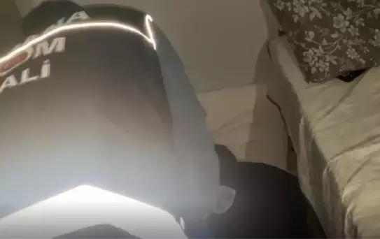 Kadınlar gününde kapısına gelen çiçek, servetine mal oldu