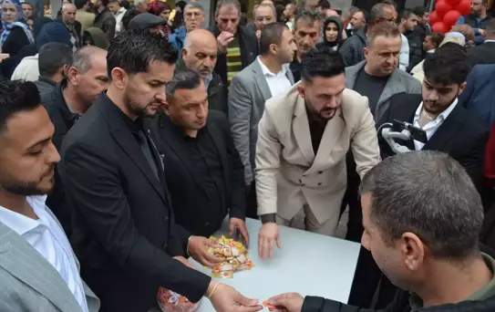Darıca'da Kuyumcu Açılışına Yoğun İlgi