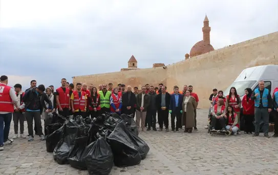 İshak Paşa Sarayı'nda Temizlik Etkinliği