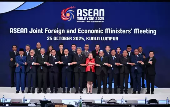 ASEAN Zirvesi Kuala Lumpur'da Başladı