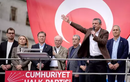 Özgür Özel, İmamoğlu'na Destek Verdi