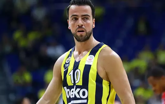 Fenerbahçe'nin kaptanı Melih Mahmutoğlu alkollü yakalandı, ehliyetini kaptırdı
