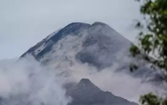 Kanlaon Yanardağı'nda Patlama