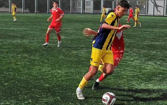 Talas Belediyespor U-16, Sivasspor'a 4-0 Yenildi