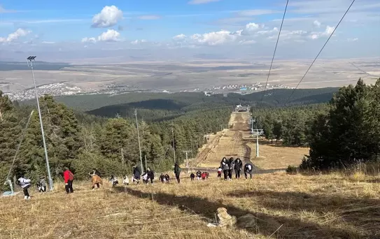 Sarıkamış'ta Öğrenci Temizliği